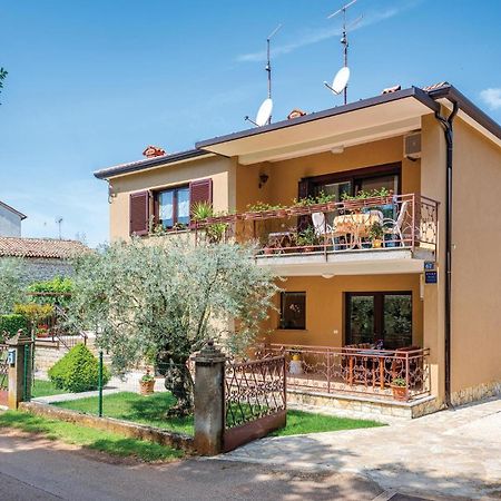 Stunning Apartment In Umag With Wifi Екстер'єр фото