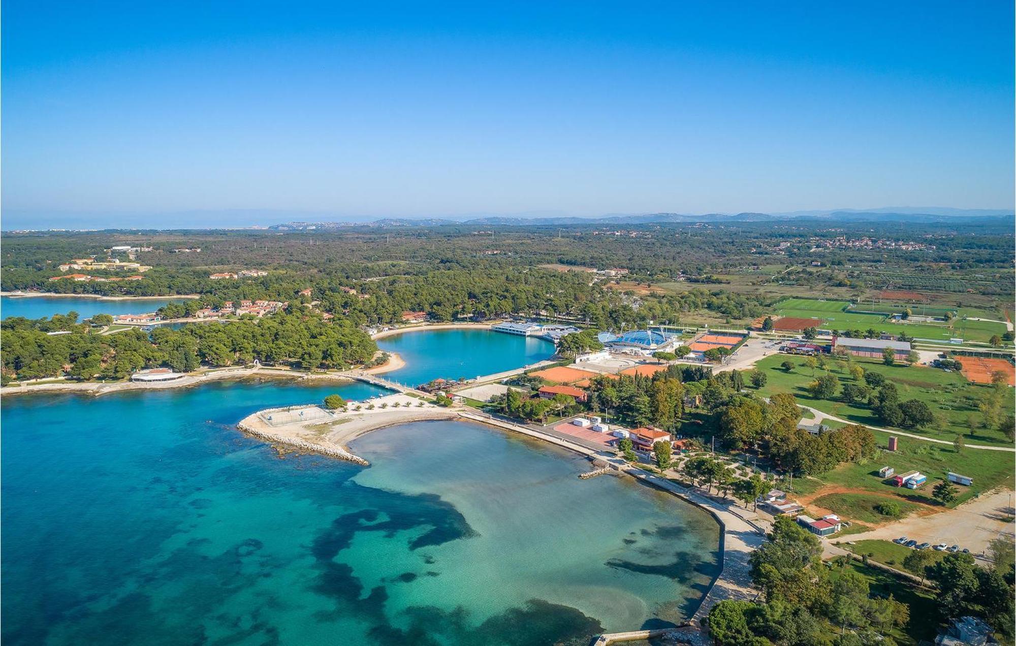 Stunning Apartment In Umag With Wifi Екстер'єр фото